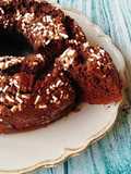 Ciambella al caffè e cioccolato fondente.