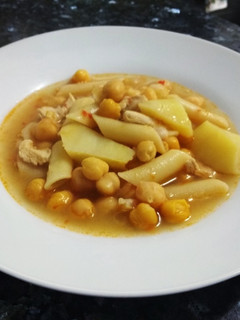 Una foto de Guiso de garbanzos completo