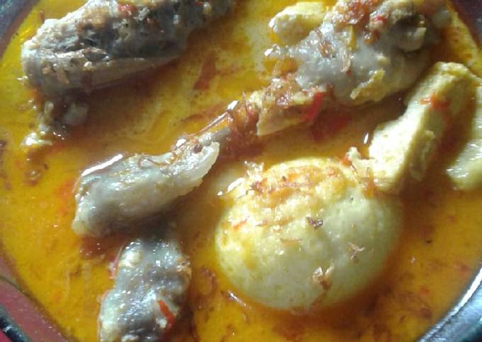 Opor ayam telur tahu pedas