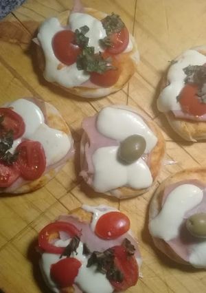 Una foto de Pizzetas caseras