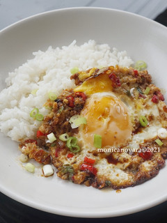 Foto resep Nasi Telur Ceplok Kecap Pedas