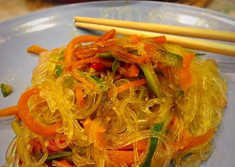 Spaghetti di soia con verdure