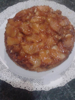 Una foto de Torta invertida de manzanas