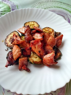 Una foto de Lomo de cerdo con calabacín o patatas (a mi manera)