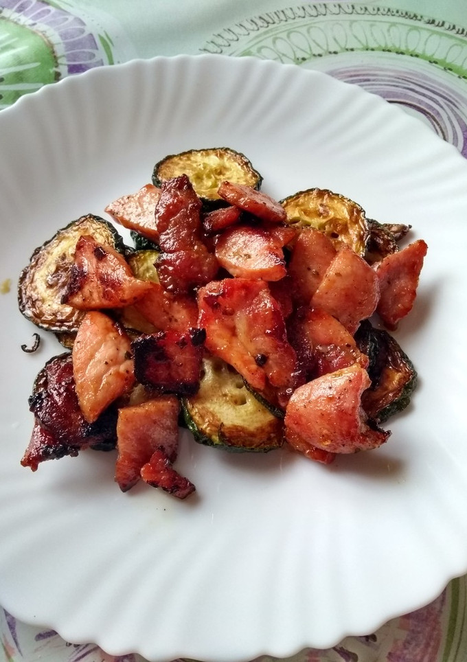 Una foto de Lomo de cerdo con calabacín o patatas (a mi manera)