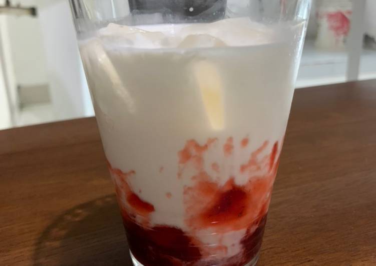 Cara Gampang Membuat Korean Strawberry Milk Latte Anti Gagal