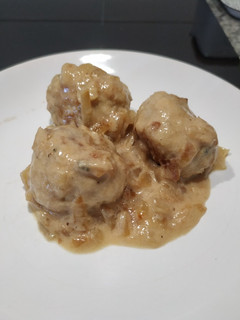Una foto de Albóndigas de pollo en salsa light para dieta