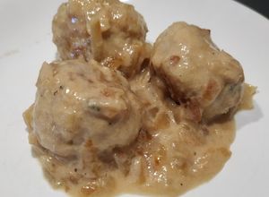 Foto principal de Albóndigas de pollo en salsa light para dieta
