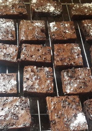 A picture of Choco Chip Brownies.