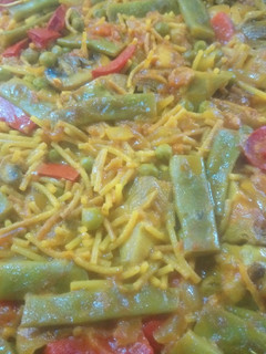Una foto de Verduras con fideos