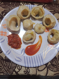 मोमोज (momos recipe in marathi) रेसिपी चे मुख्य फोटो