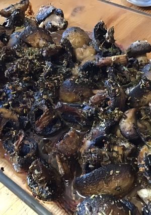 Une photo de Champignons de Paris rôtis aux herbes aromatiques