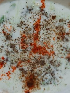 खीरे का रायता (Kheere ka raita recipe in Hindi) रेसिपी मुख्य फोटो