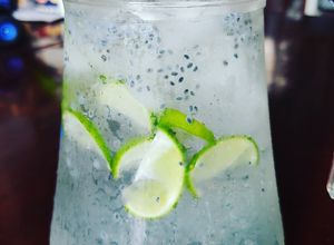 Hình của món Nước chanh hạt é thanh mát 🍋.