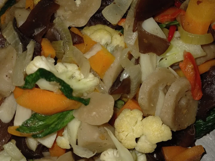 Langkah Gampang Membuat Resep Capcay sayur bakso with mushrooms yang Bisa Manjain Lidah Anti Ribet, Mantap