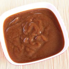 A picture of Khajoori chutney.
