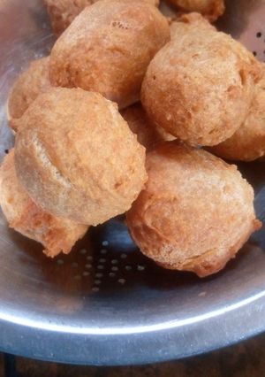 A picture of Wheat buns.