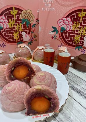 Foto resep Purple Potato Spiral Mooncakes (Thousand Layers)