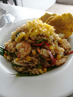 Una foto de Arroz con camarón