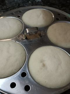 सूजी   इडली (sooji idli recipe in Hindi) रेसिपी मुख्य फोटो