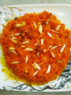 গাজরের হালুয়া (gajarer halwa recipe in Bengali) রেসিপির প্রধান ছবি
