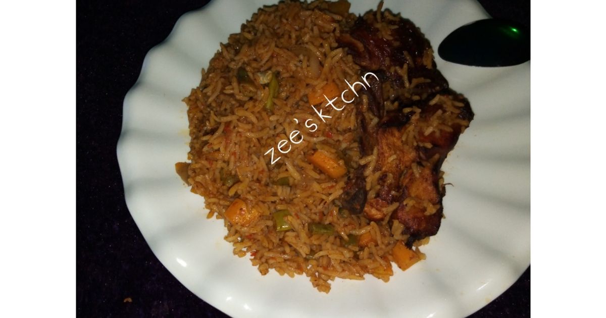Chicken Jollof Rice Recipe by Zee's Kitchen - Cookpad
