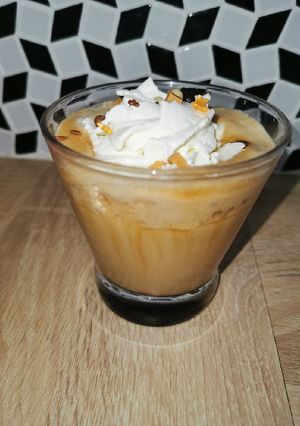 Une photo de Un café latté