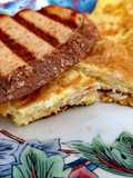 Omelette de jamón del país y queso