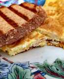 Omelette de jamón del país y queso