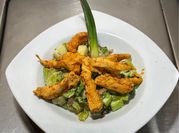 Una foto de pollo cocido
