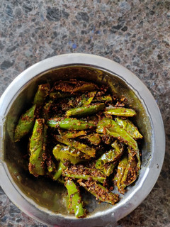 स्पाइसी फ्राई मिर्ची (spicy fry mirchi recipe in Hindi) रेसिपी मुख्य फोटो