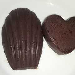 Una foto de Figuras de Chocolates rellenas