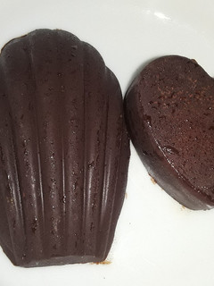 Una foto de Figuras de Chocolates rellenas