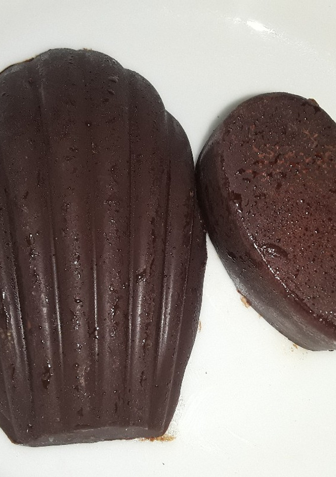 Una foto de Figuras de Chocolates rellenas