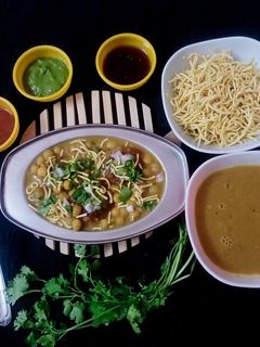 રગડા પેટીસ (Ragda Pattice Recipe In Gujarati) રેસીપી મુખ્ય ફોટો