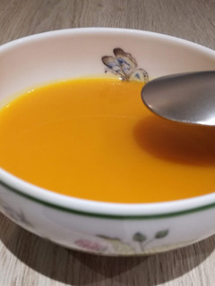 Una foto de Velouté de calabaza cacahuete