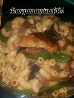 A picture of Stir fry macaroni.