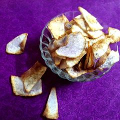 A picture of Purple yam chips.