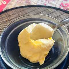 Una foto de Mousse de limón, fácil, rápido y económico, pocos ingredientes APTO KETO 😋😋😋😋