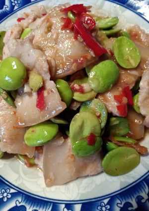 รูปของ หมูสามชั้นผัดสะตอกะปิ