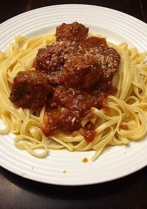 Una foto de Albóndigas y Fetuccini