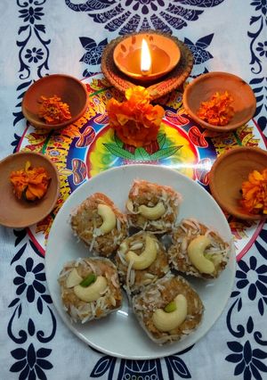 A picture of Gond ke ladoo.