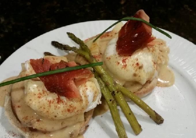 Recipe of Speedy Brad&#39;s smoked salmon eggs benedict