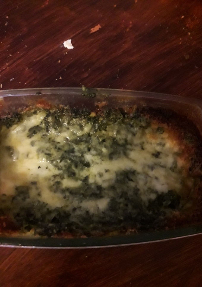 Una foto de Pescado con crema de espinaca