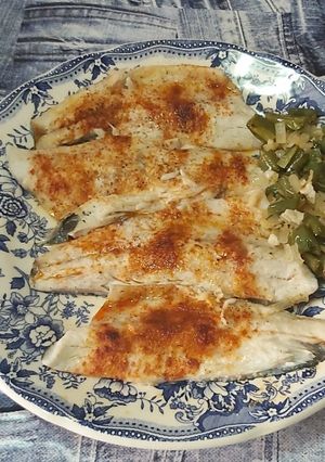 Una foto de Lubina al pimentón con Lékué