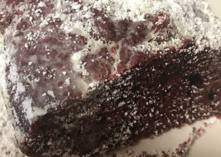 Easiest Way to Prepare Perfect Red velvet cake with powdered sugar on top