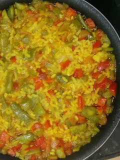 Una foto de Arroz con careta y verduras