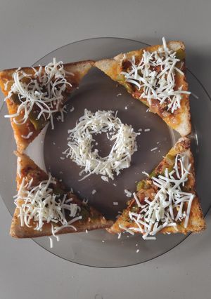 A picture of Open Paneer Cheese Chilli Toast😋.