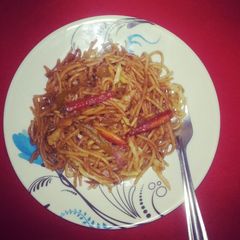 A picture of Veg hakka Noodles.