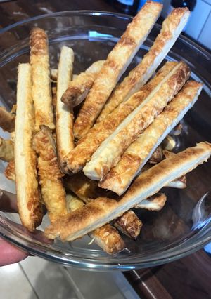 A leges legfinomabb sajtos/túrós rúd! recept fotója